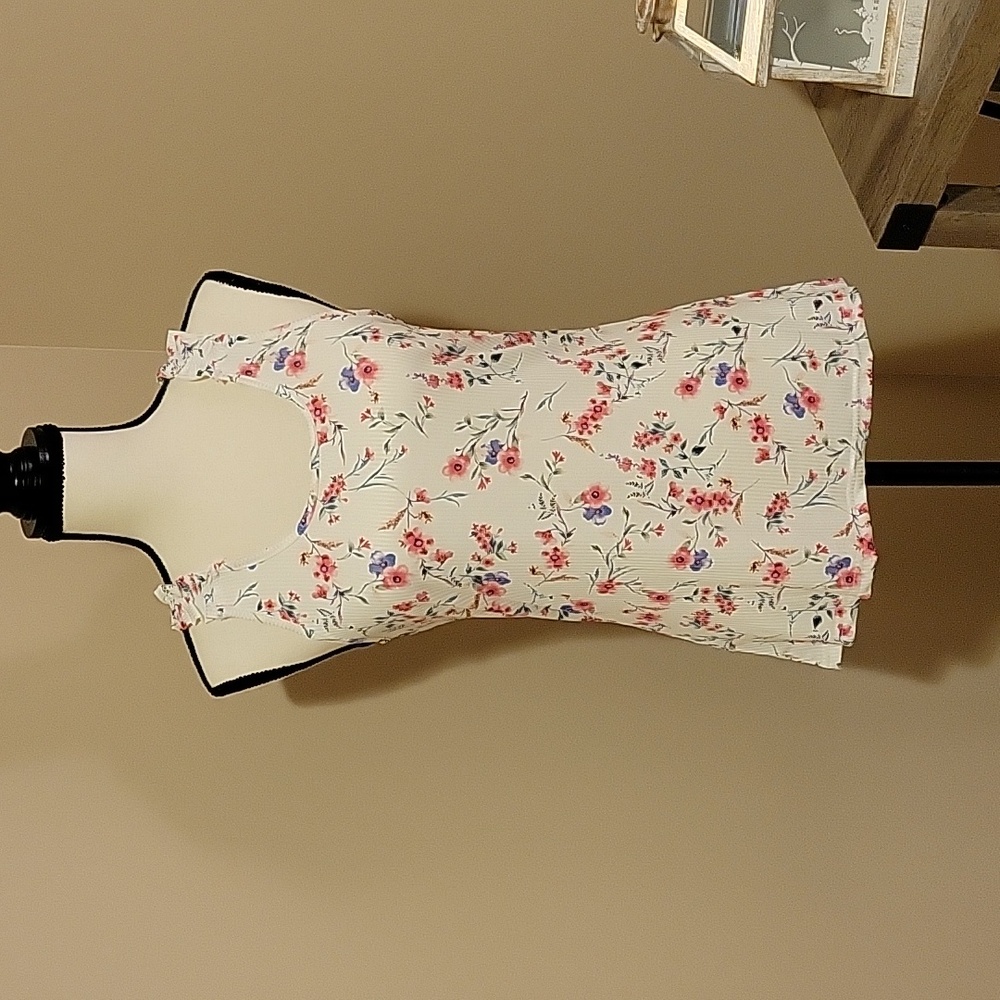 Floral tank
